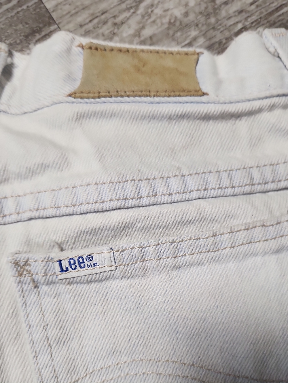 Lee White Denim Shorts with Tan Patch - Picture 10 of 11